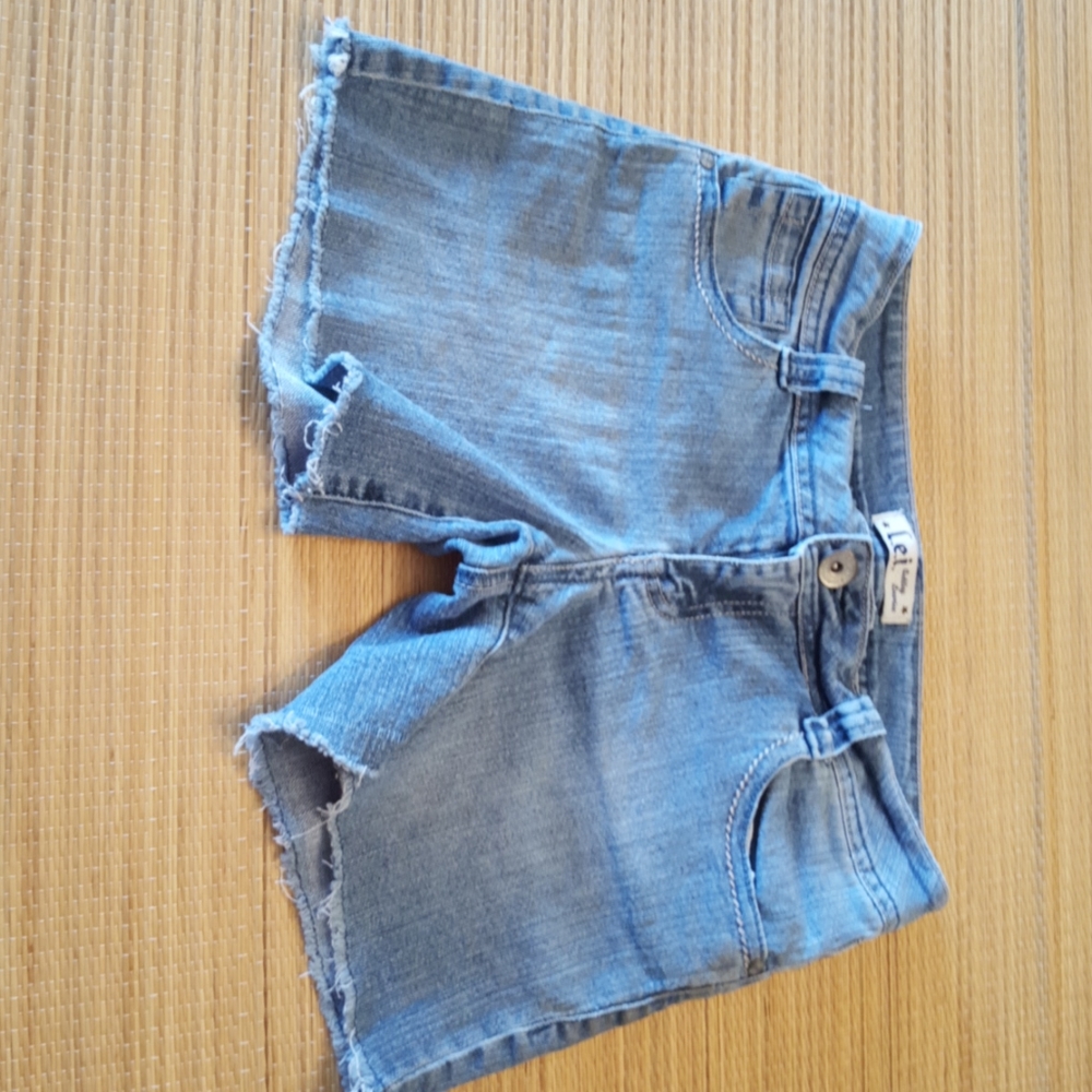 Lei shorts